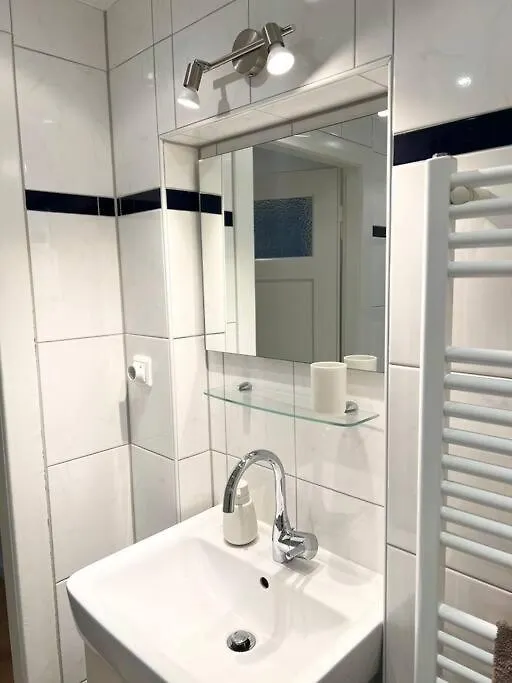New! Central Modern Apartment Düsseldorf