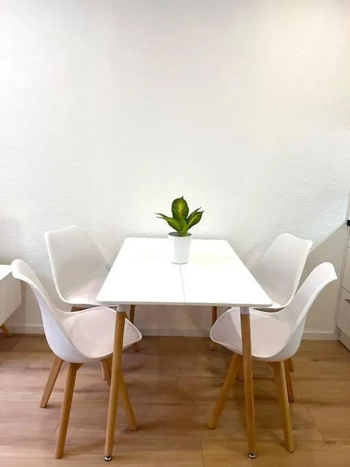 New! Central Modern Apartment Düsseldorf 0*,