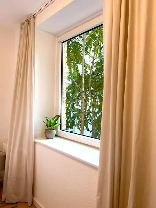 New! Central Modern Apartment Düsseldorf