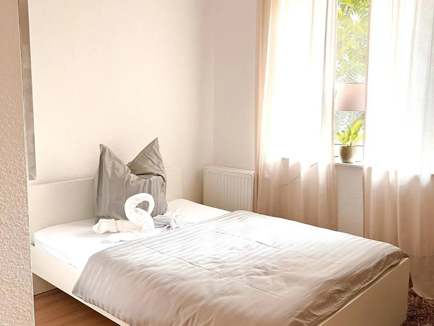 New! Central Modern Apartment Düsseldorf